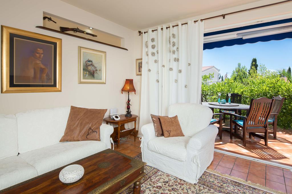 Villa Em โตรกีร์ ภายนอก รูปภาพ