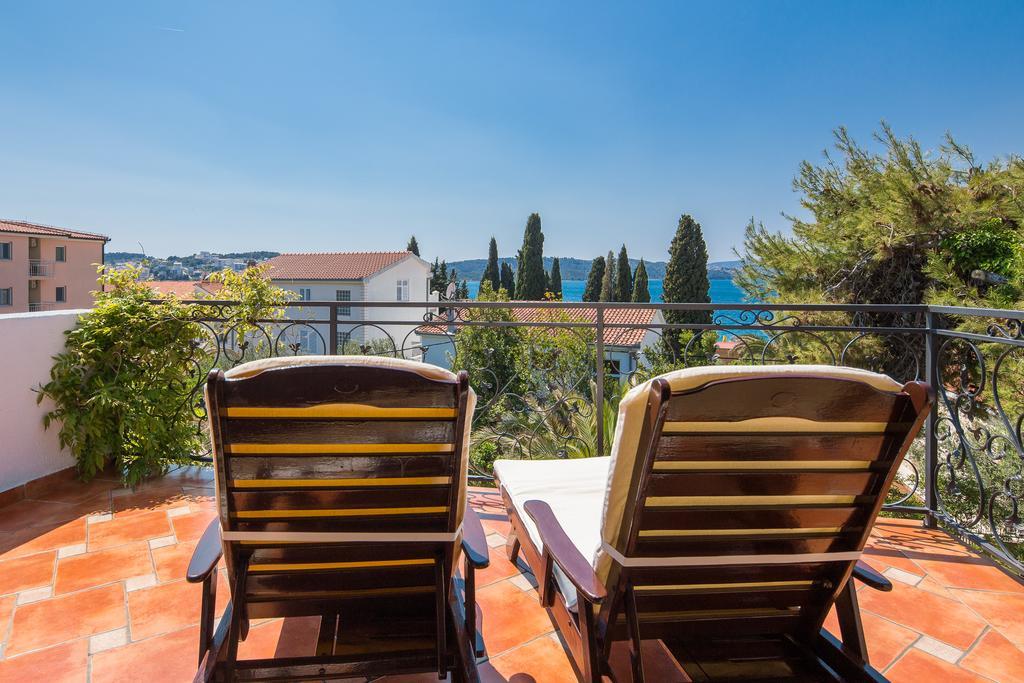 Villa Em โตรกีร์ ภายนอก รูปภาพ